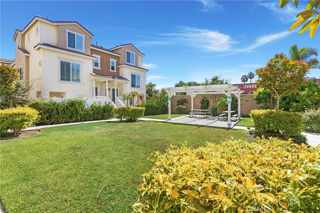 Cypress, CA 90630,6164 Lincoln AVE