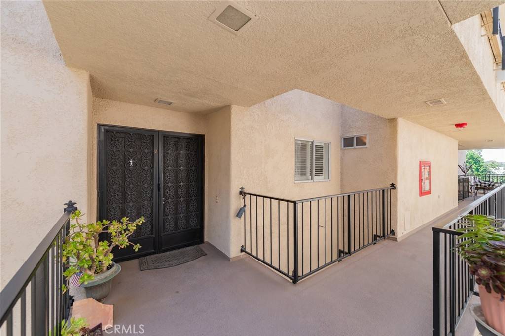 Laguna Woods, CA 92637,2381 Via Mariposa W #2C
