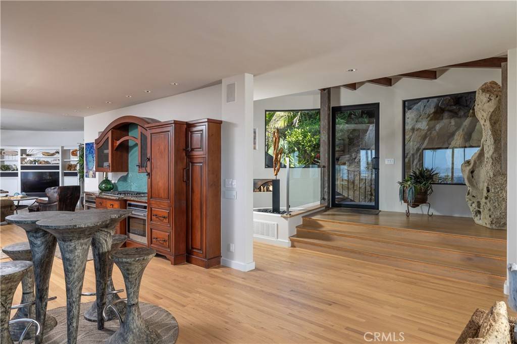 Corona Del Mar, CA 92625,2901 Ocean BLVD