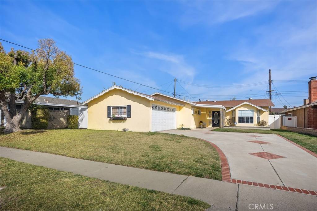 Huntington Beach, CA 92647,15882 Malm CIR