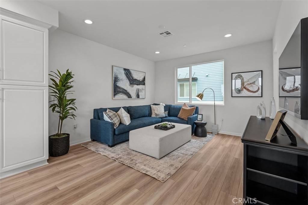 Anaheim, CA 92801,1667 W Broadway LN