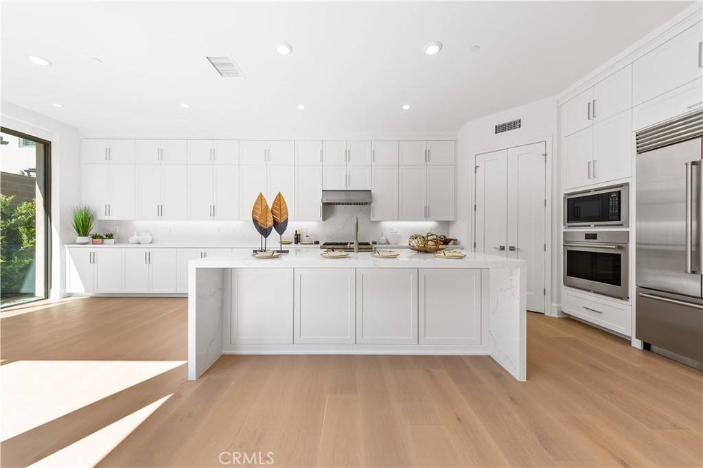 Irvine, CA 92602,122 Appian BLVD