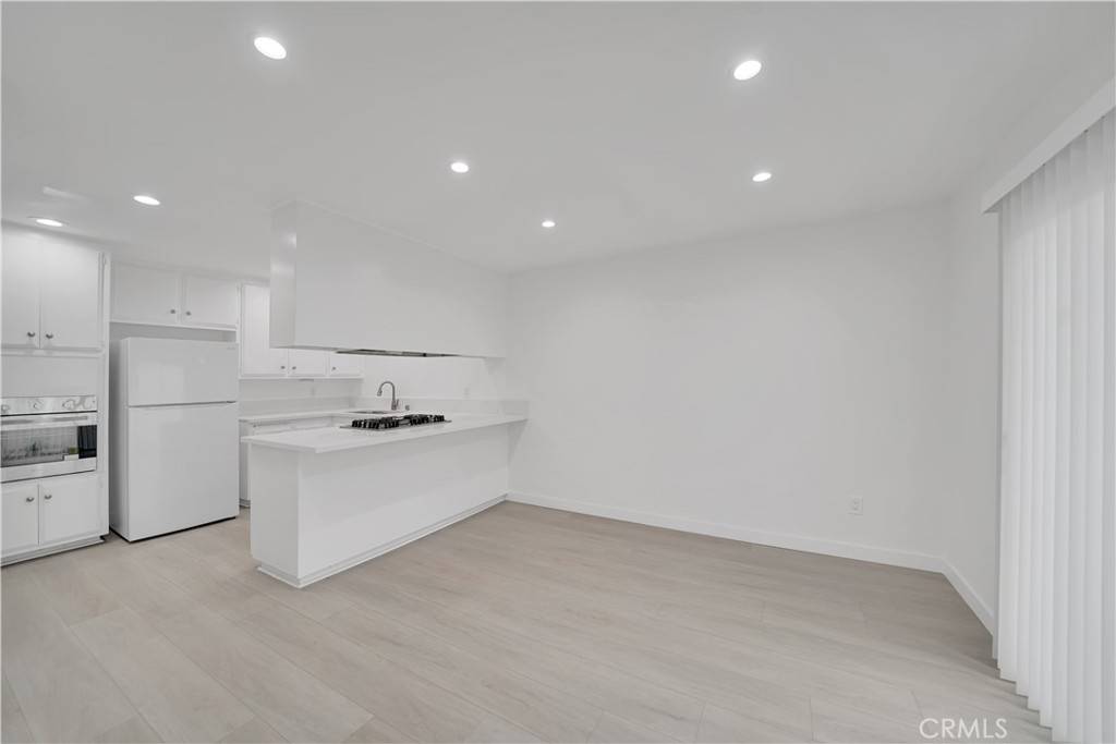Huntington Beach, CA 92647,16722 Goldenwest ST