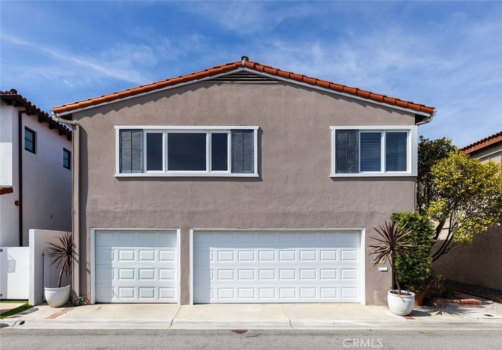 Newport Beach, CA 92663,212 Via Koron