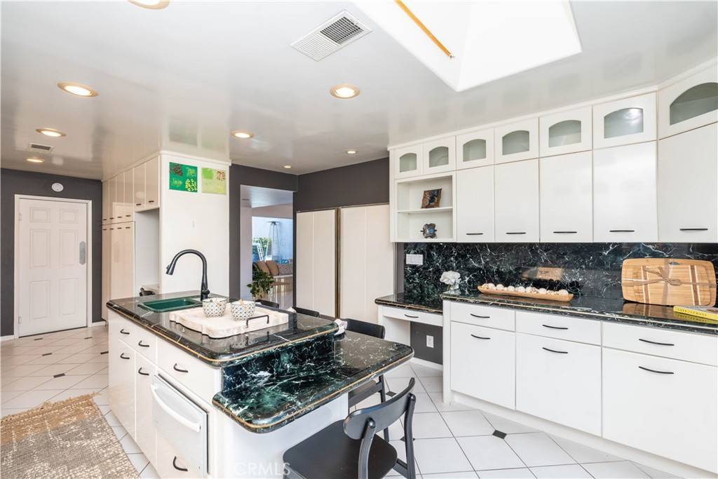 5726 Sunmist DR Rancho Palos Verdes, CA 90275