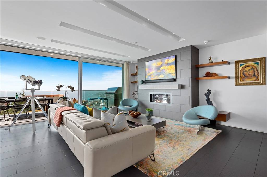 Laguna Beach, CA 92651,1088 Del Mar AVE