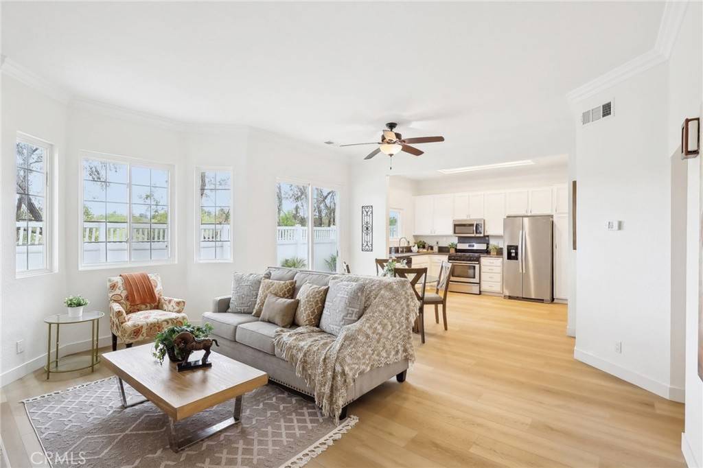 Laguna Hills, CA 92653,24391 Hillsdale AVE #17