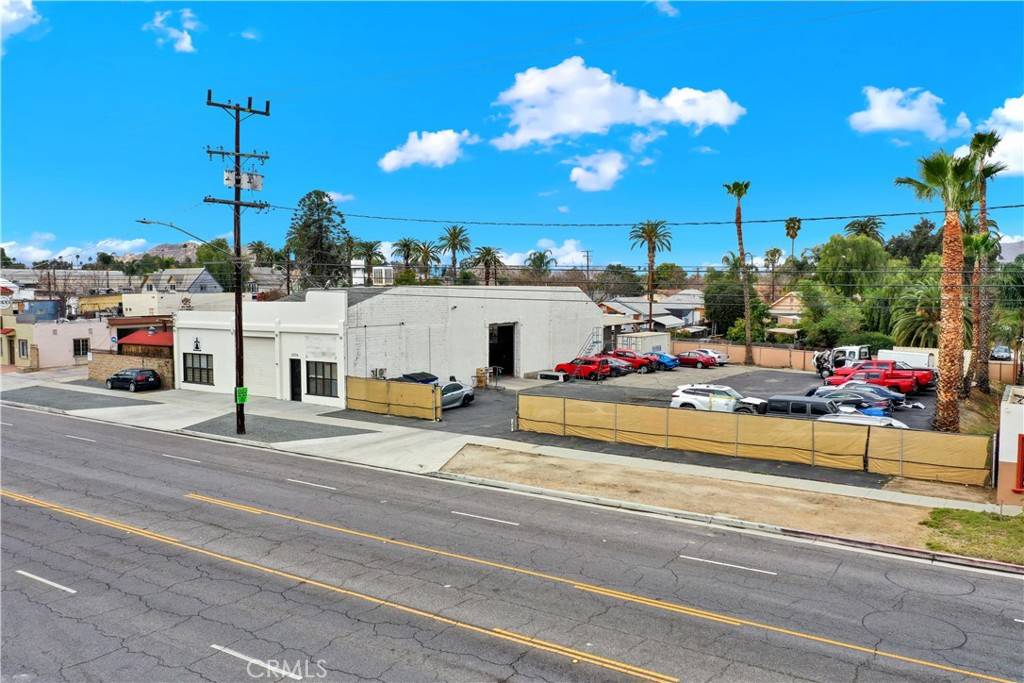 Riverside, CA 92501,2359 N Main ST