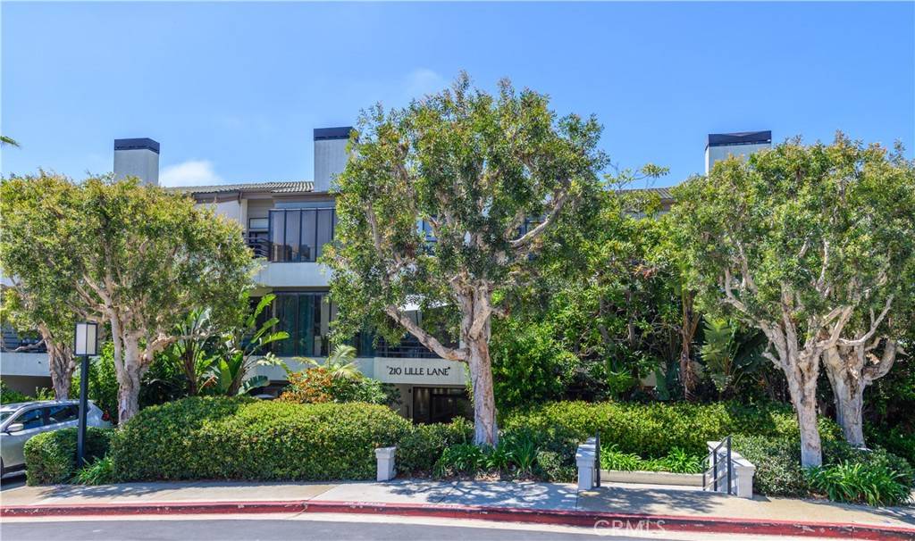 Newport Beach, CA 92663,210 Lille LN #118