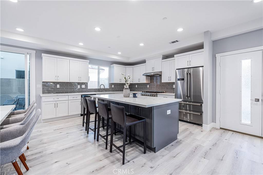 Huntington Beach, CA 92647,7792 Liberty DR