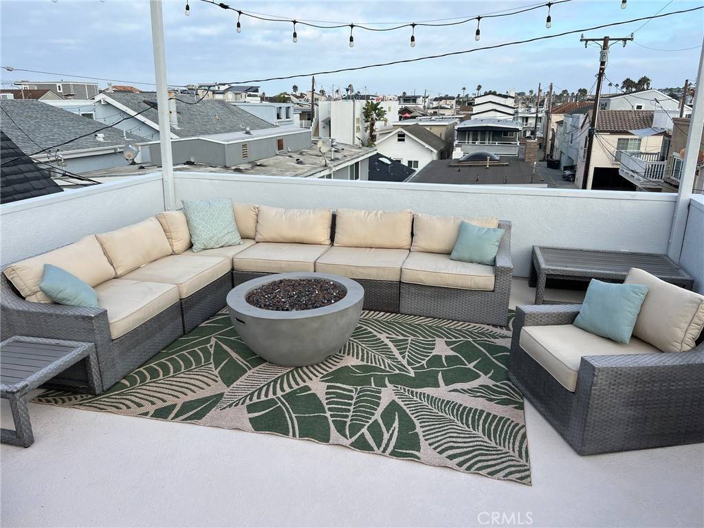 Newport Beach, CA 92663,123 36th #B