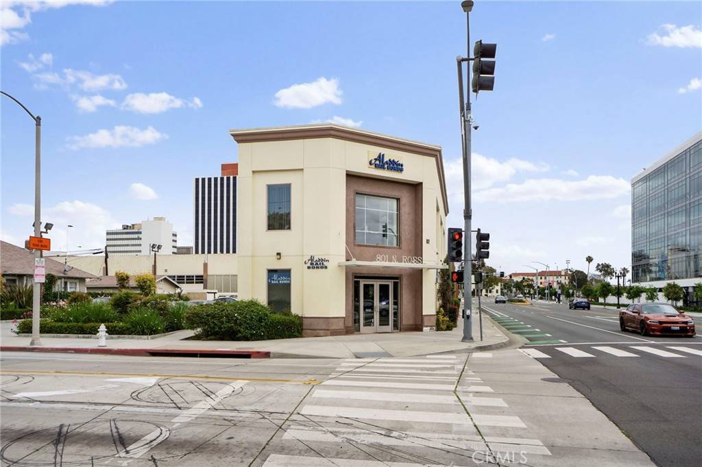 Santa Ana, CA 92701,801 N Ross ST