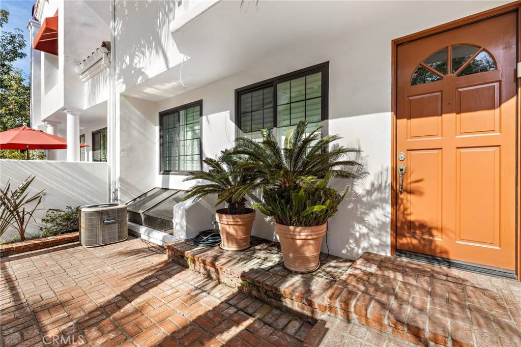 Huntington Beach, CA 92648,19481 Pompano LN #104
