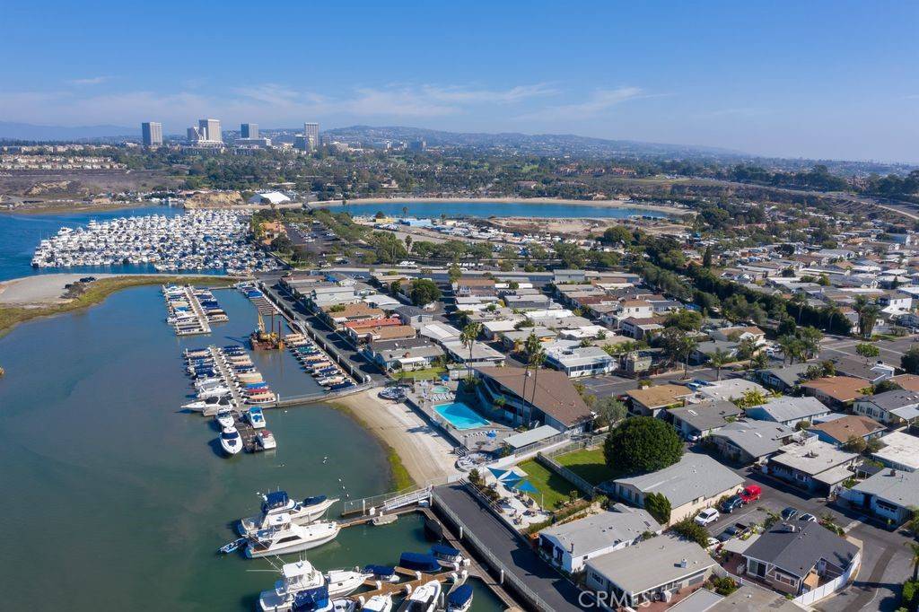 Newport Beach, CA 92660,90 Yorktown
