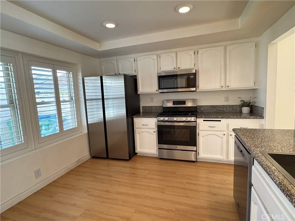 Irvine, CA 92604,10 Windwood #20