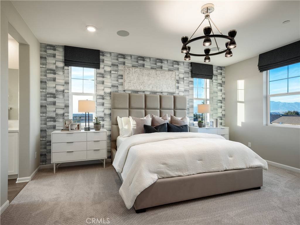 10284 Surge LN Riverside, CA 92503