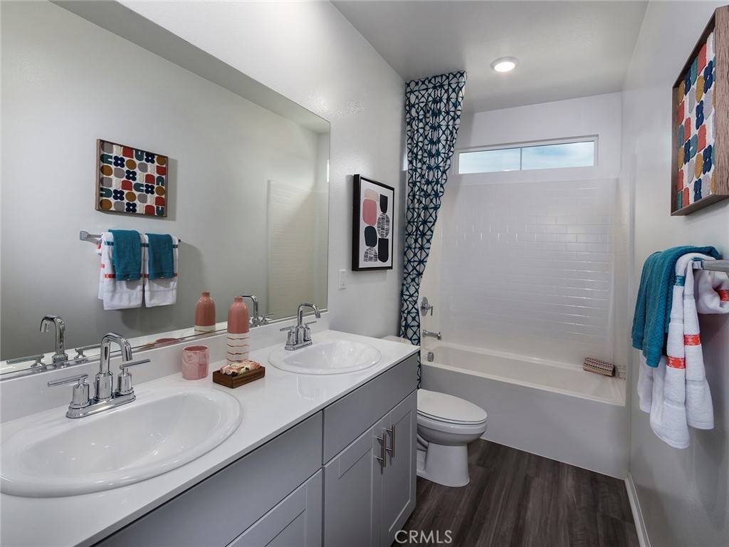 19512 Hanging Rock RD Lake Elsinore, CA 92532