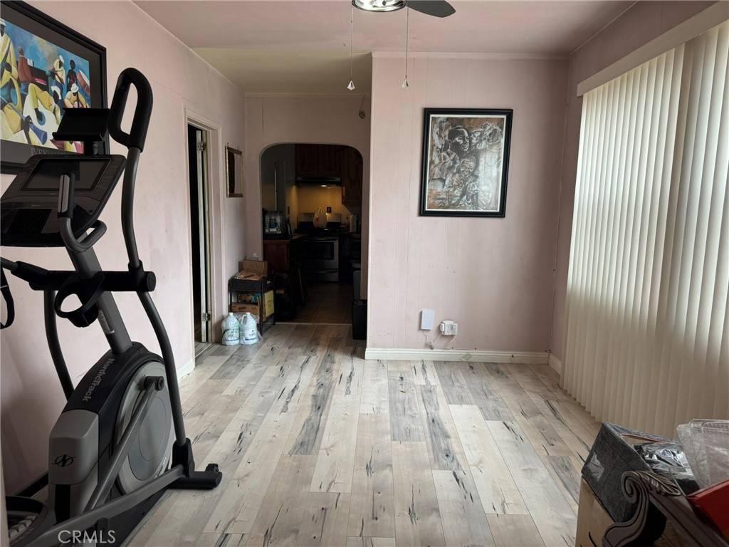 Los Angeles, CA 90044,1316 W 73rd