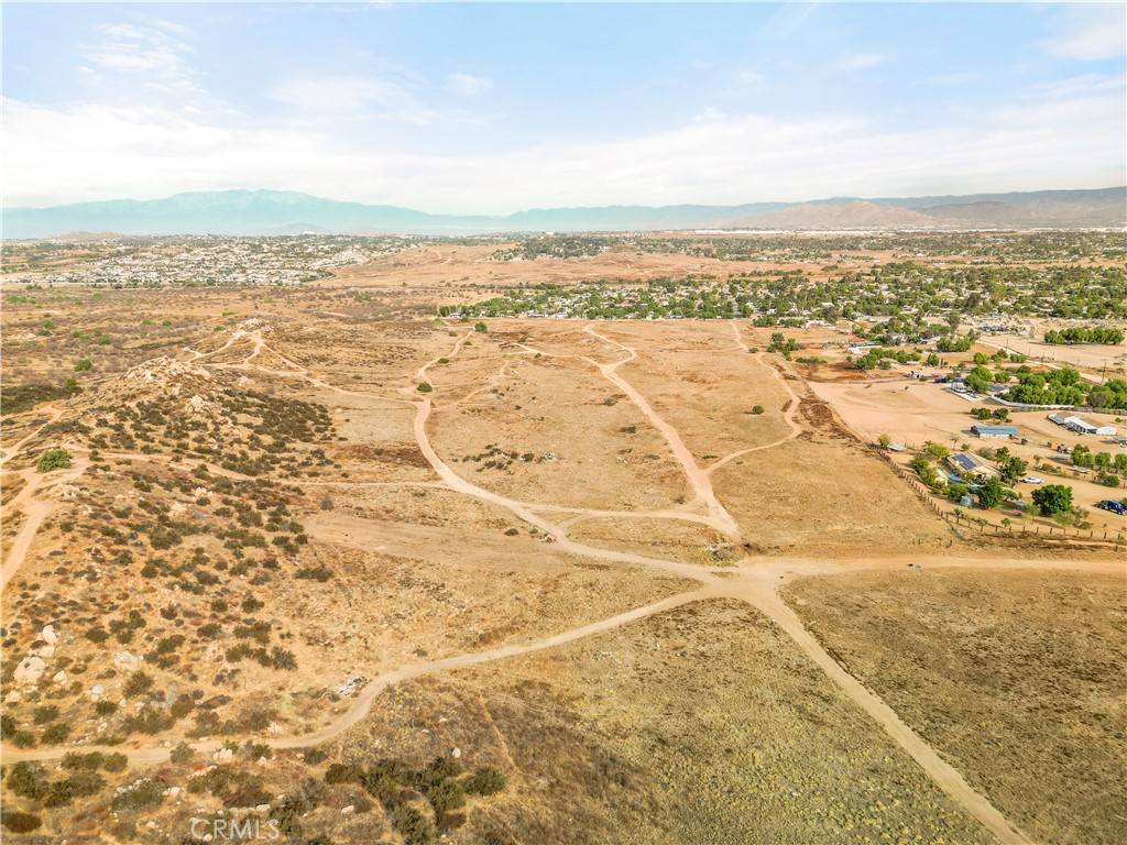 Perris, CA 92570,0 no address