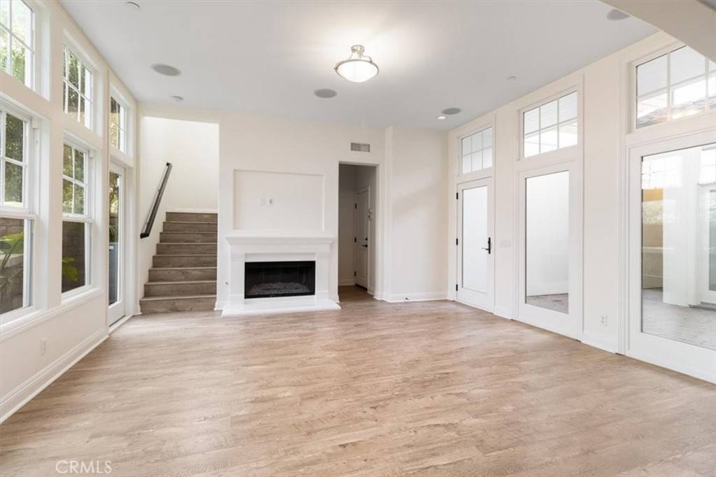 4621 Winthrop DR Huntington Beach, CA 92649
