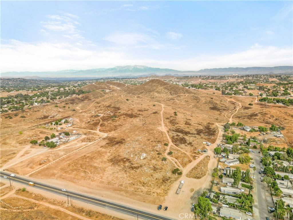 Perris, CA 92570,0 no address
