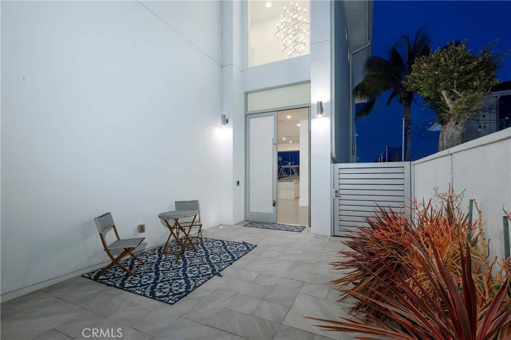 Huntington Beach, CA 92649,4121 Morning Star DR