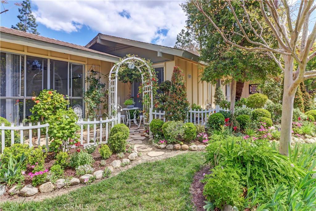 Laguna Woods, CA 92637,127 Avenida Majorca #C