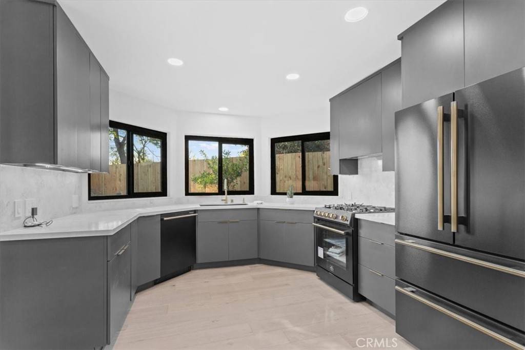 Woodland Hills, CA 91367,23136 Dolorosa ST