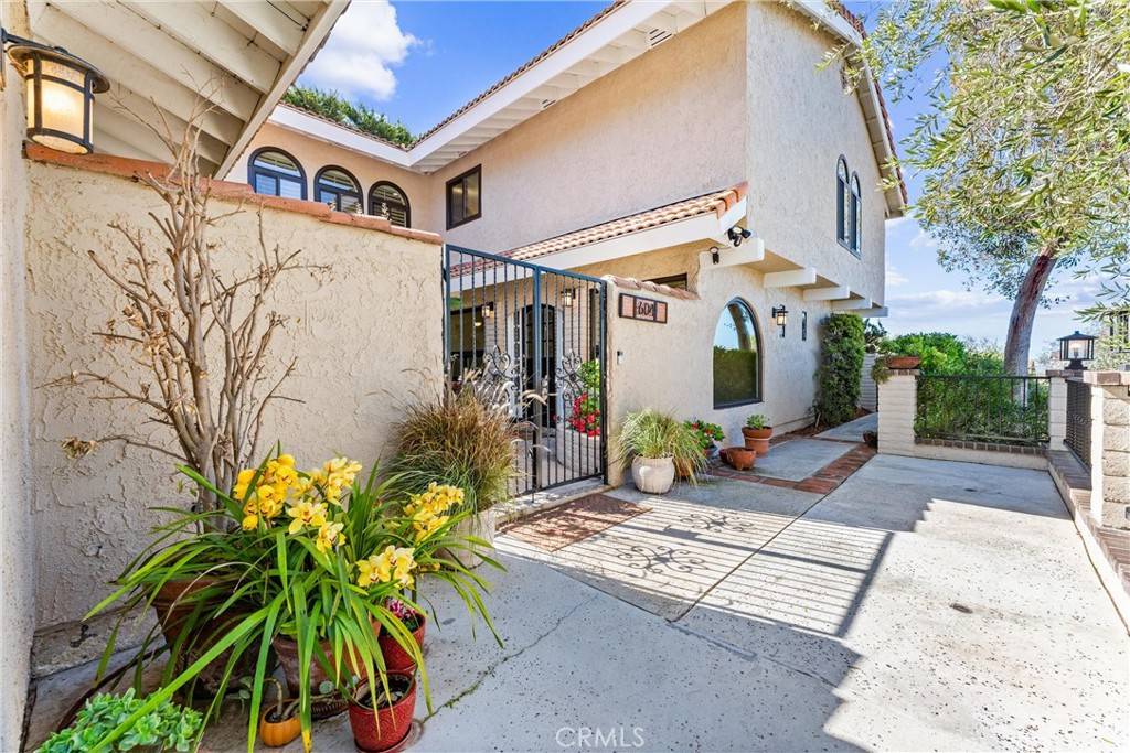 San Clemente, CA 92672,604 Avenida Acapulco