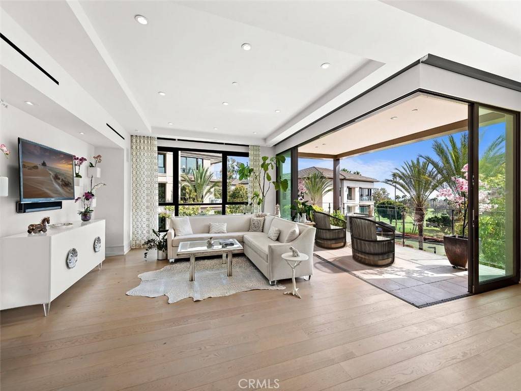 Newport Beach, CA 92660,1431 Santa Barbara DR