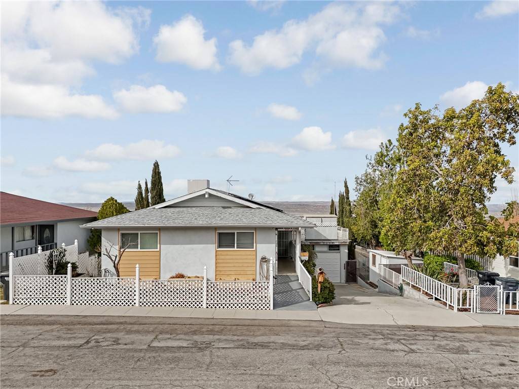 Taft, CA 93268,726 D ST
