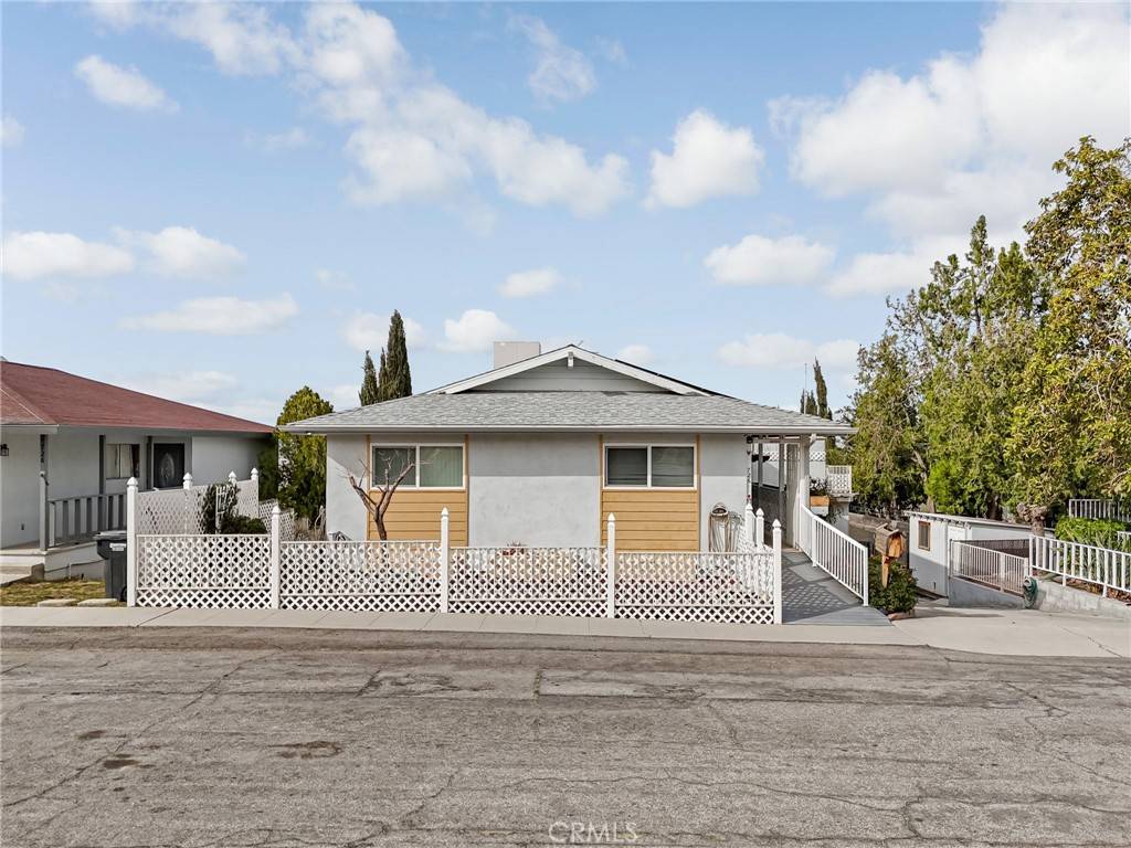 Taft, CA 93268,726 D ST