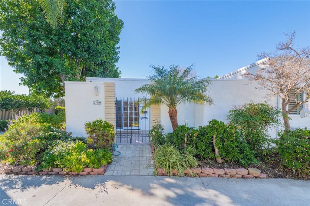 Laguna Woods, CA 92637,2204 Via Mariposa E #D