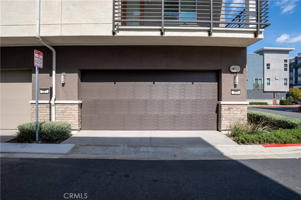 Irvine, CA 92614,209 Steely