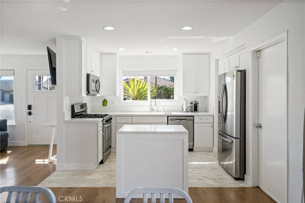 Huntington Beach, CA 92646,10041 Dana DR