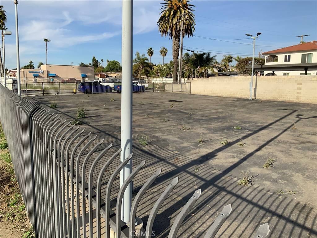 Vista, CA 92084,721 N Santa Fe AVE