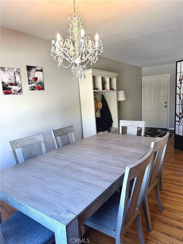 Sherman Oaks, CA 91423,4358 Mammoth AVE #14