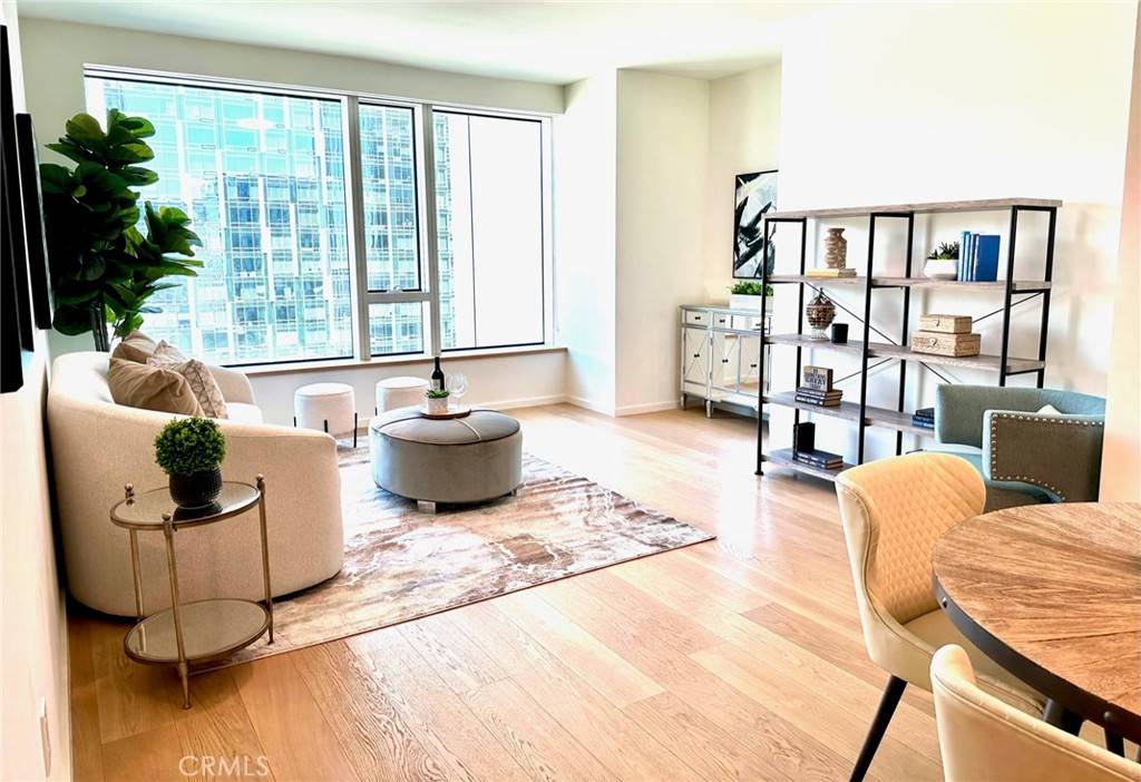 Los Angeles, CA 90017,889 Francisco ST #1811