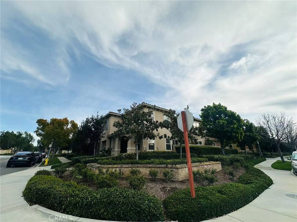 Irvine, CA 92620,220 Great Lawn