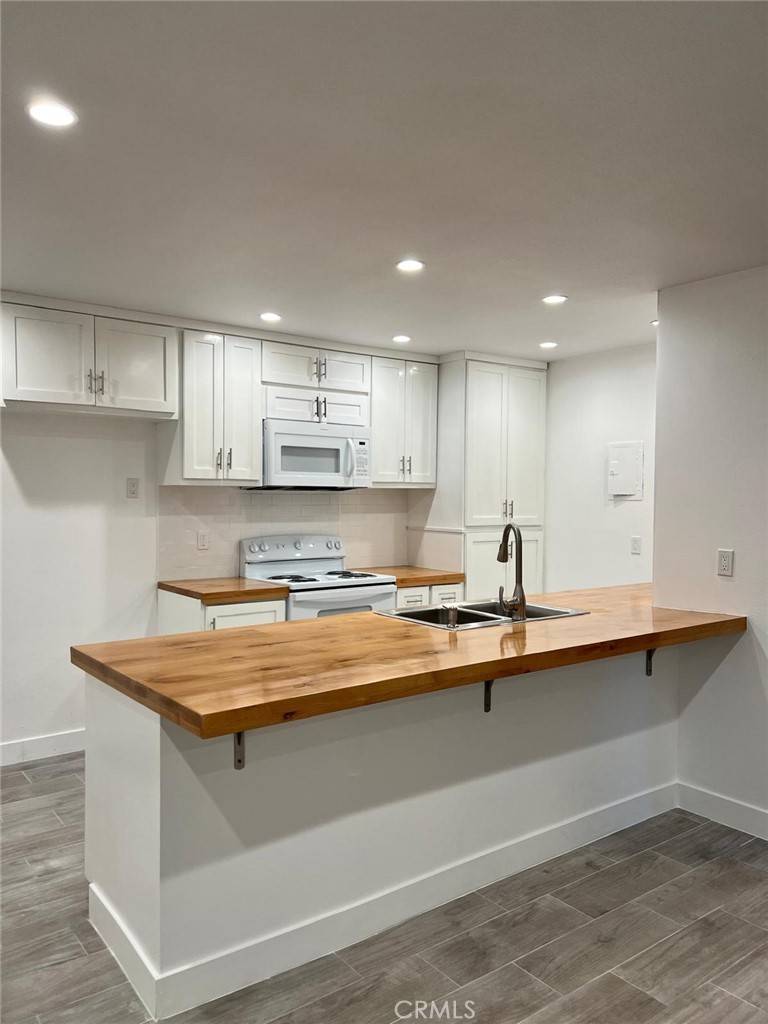 Santa Ana, CA 92704,2501 W Sunflower AVE #8