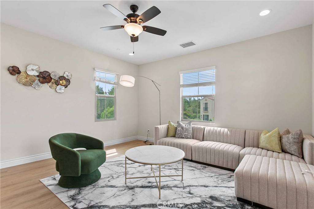 105 Cordial Irvine, CA 92620