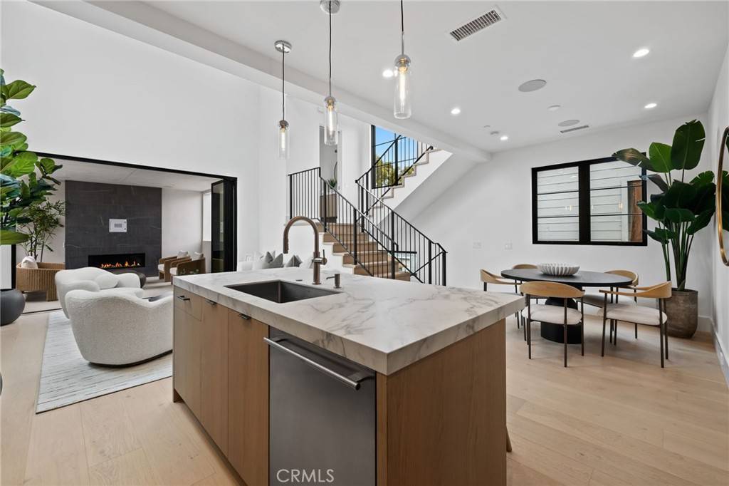 506 1/2 Avocado AVE Corona Del Mar, CA 92625