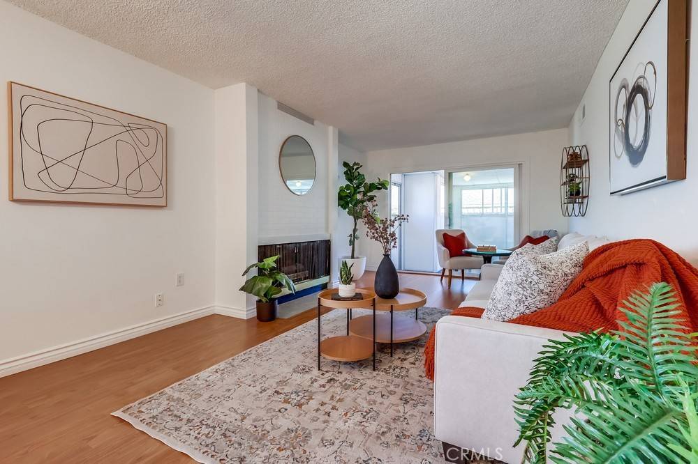 Newhall, CA 91321,26832 Avenue Of The Oaks #D