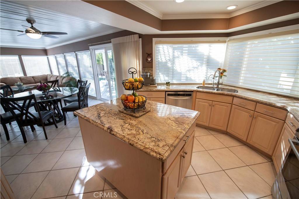 Lake Forest, CA 92630,25095 Rada