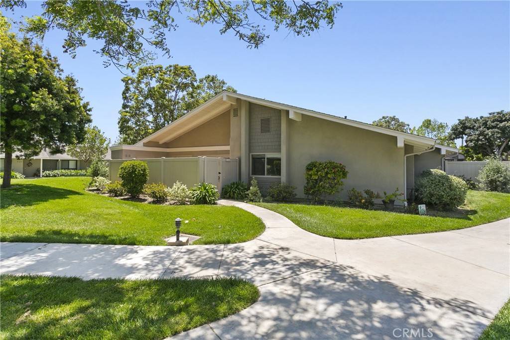 Huntington Beach, CA 92646,8933 Amador CIR #1316E