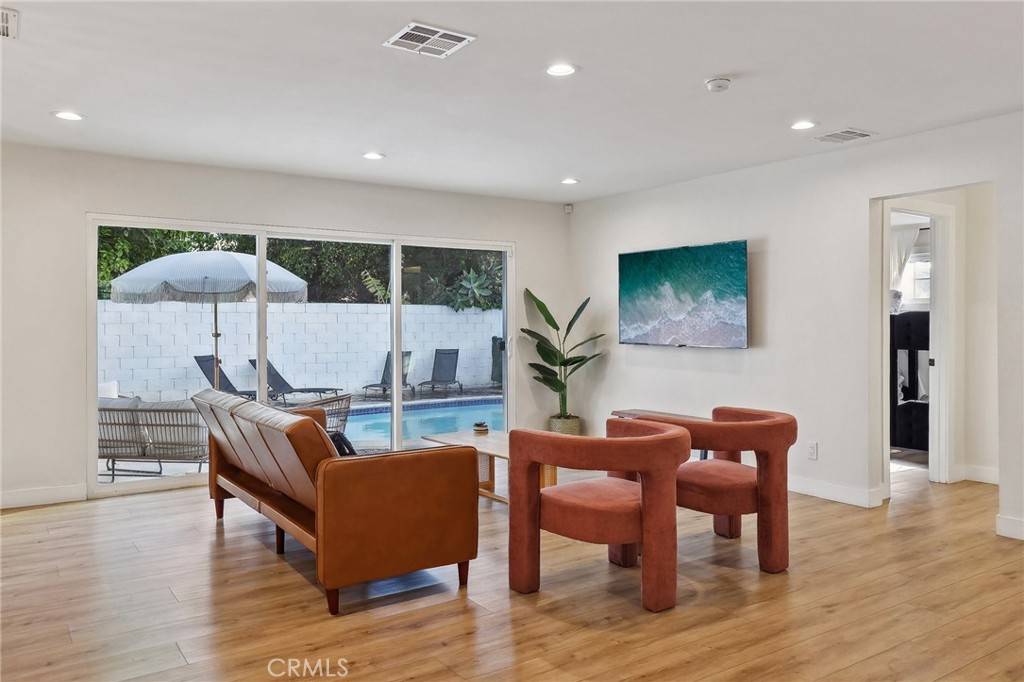 Santa Ana, CA 92706,2214 Edna DR