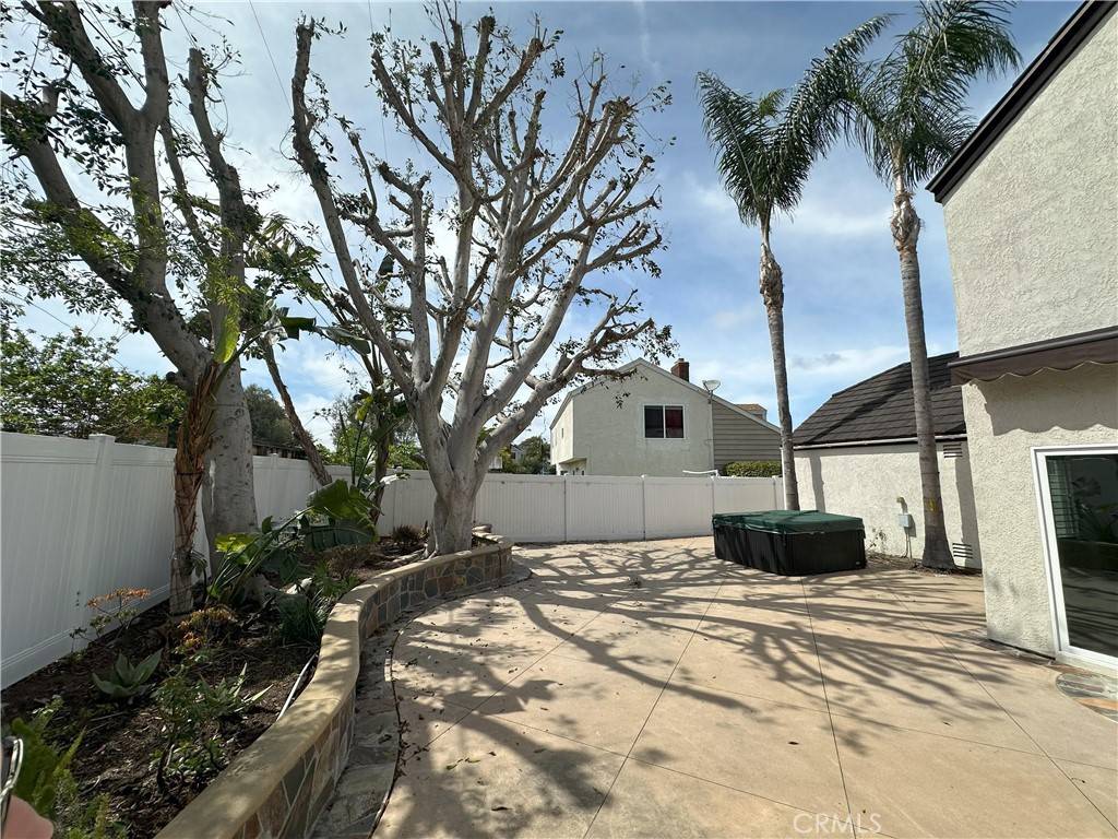 2353 Littleton CIR Costa Mesa, CA 92626