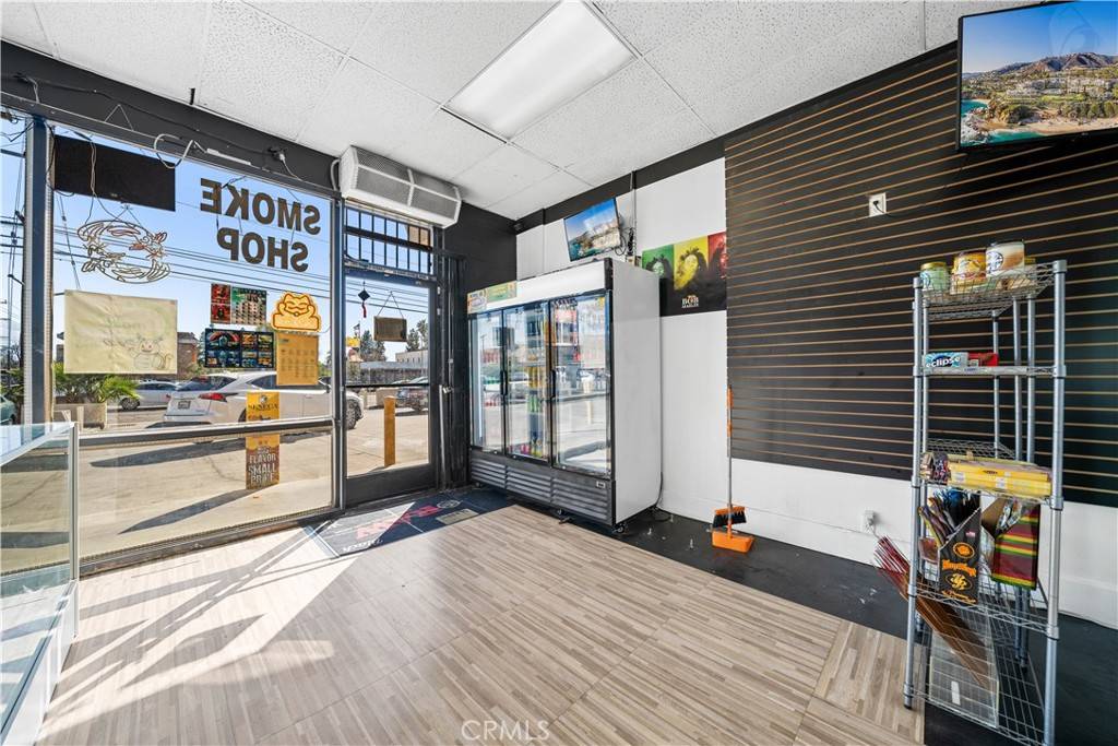 Van Nuys, CA 91405,14907 Vanowen St, Van Nuys,