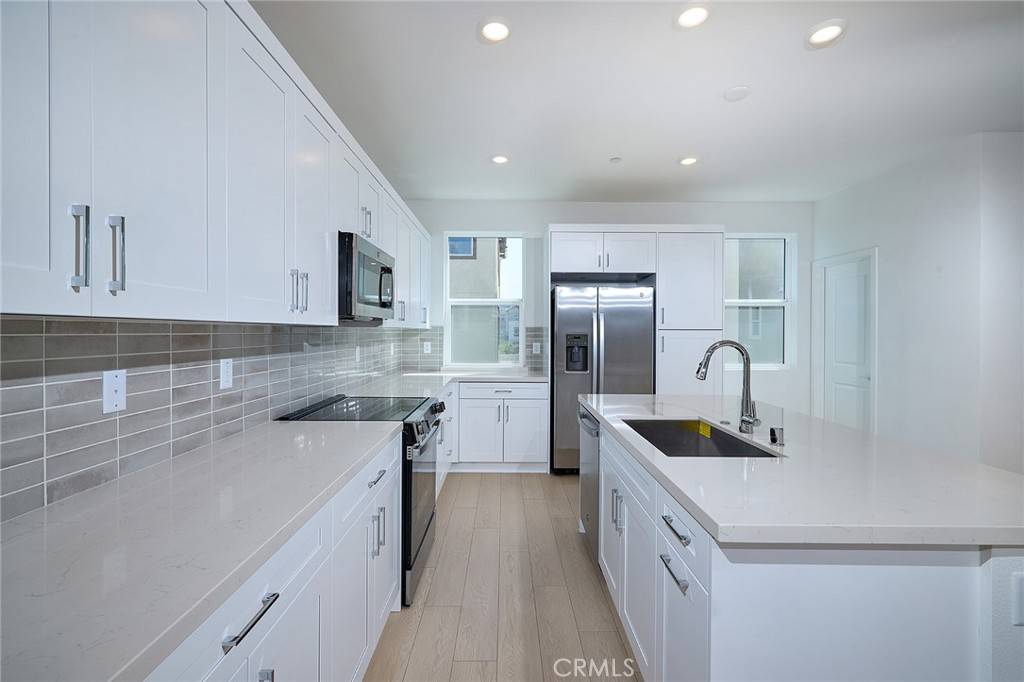Eastvale, CA 92880,6045 Fairfax DR