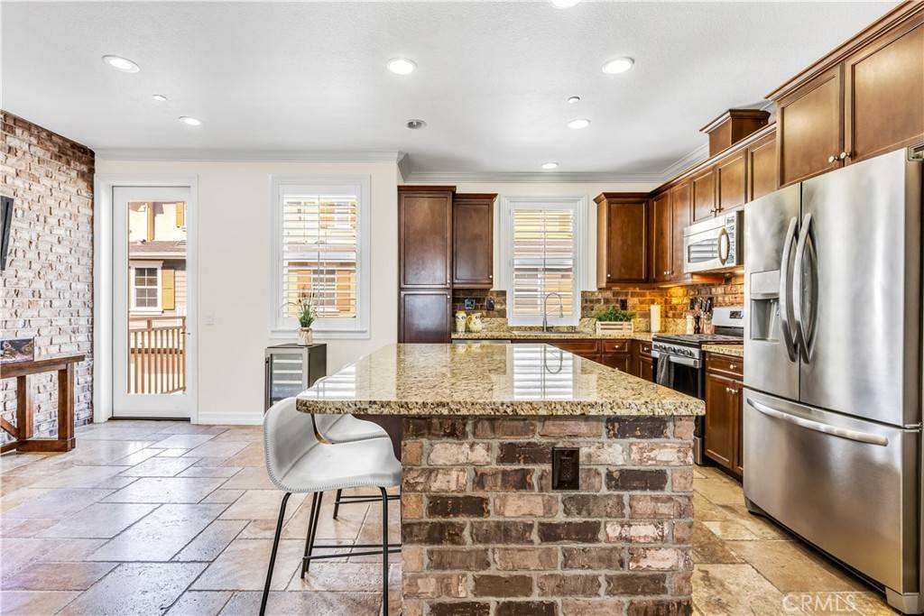 Tustin, CA 92782,1464 Valencia AVE